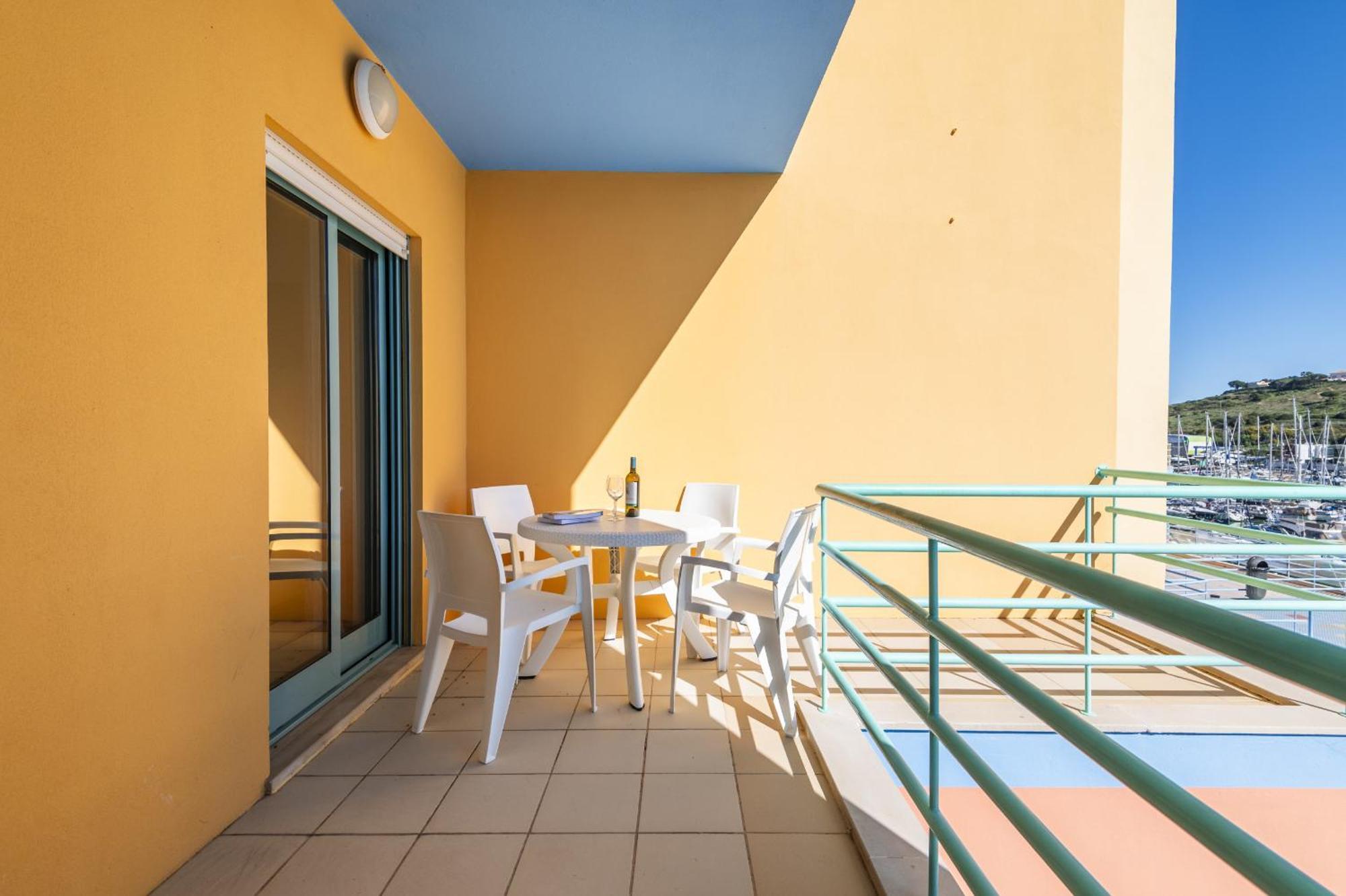 Marina Breeze Apartment With Pool - 900M From The Beach อัลบูเฟรา ภายนอก รูปภาพ