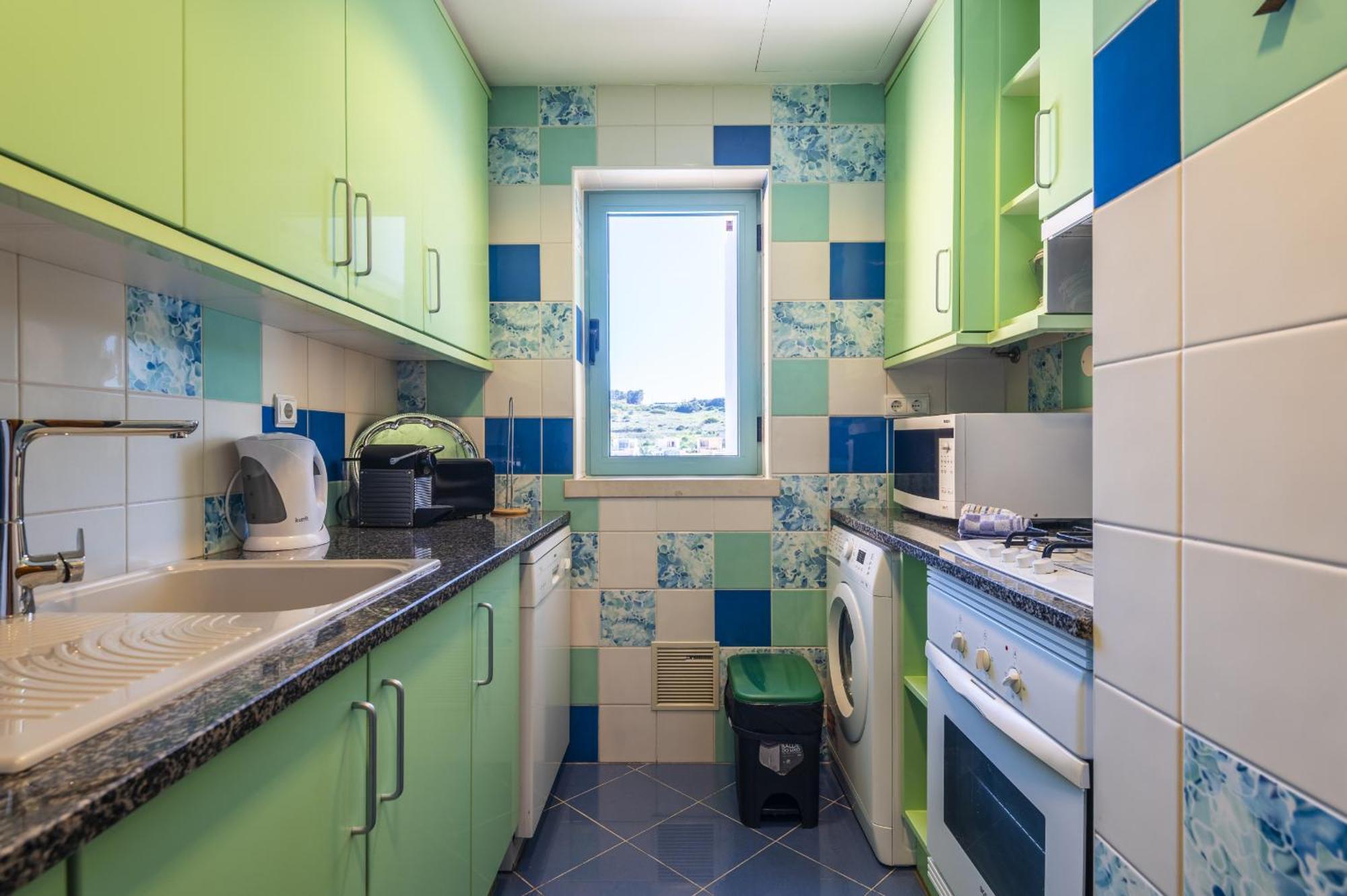 Marina Breeze Apartment With Pool - 900M From The Beach อัลบูเฟรา ภายนอก รูปภาพ