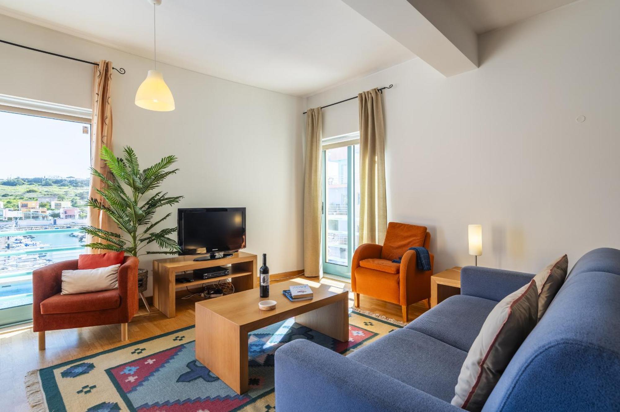 Marina Breeze Apartment With Pool - 900M From The Beach อัลบูเฟรา ภายนอก รูปภาพ